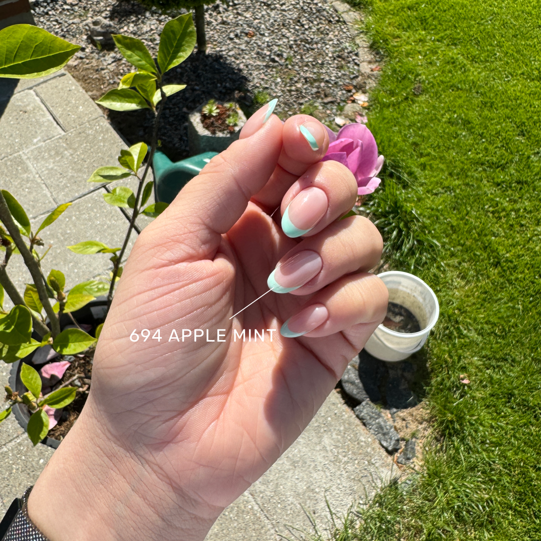 Gel Polish • 694 Apple Mint • 21FREE • The Gel Collection™