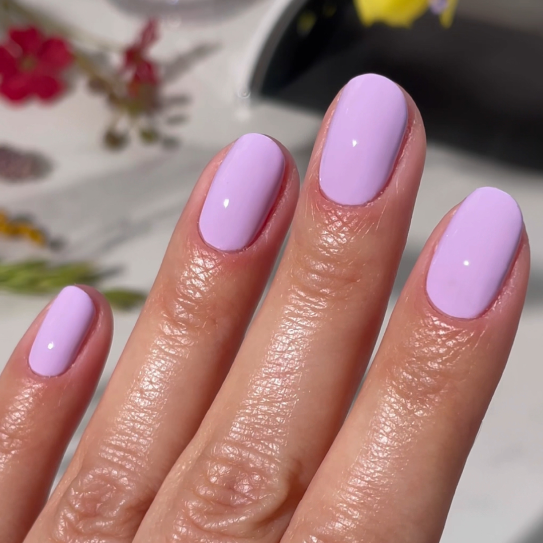 Gel Polish • 821 Lilac Kiss • 21FREE • The Gel Collection™
