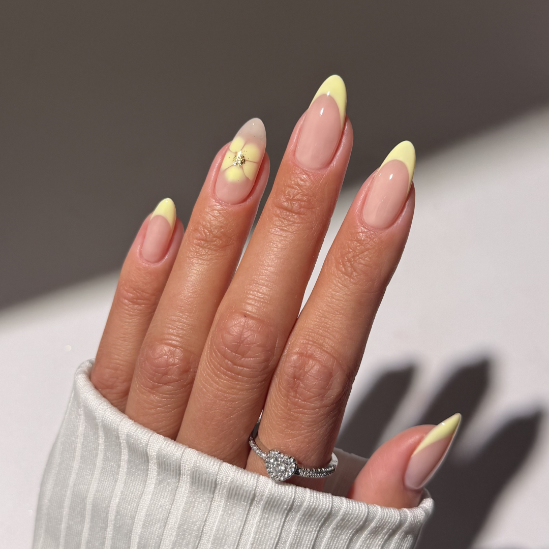 Gel Polish • 669 Blushing Nude (semi-transparent) • 21FREE • The Gel Collection™