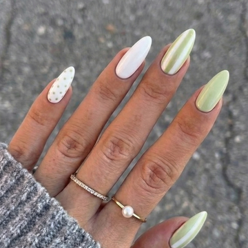 Gel Polish • 712 Pistachio Cream • 21FREE • The Gel Collection™