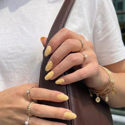 Gel Polish • 823 Amber Bloom • 21FREE • The Gel Collection™