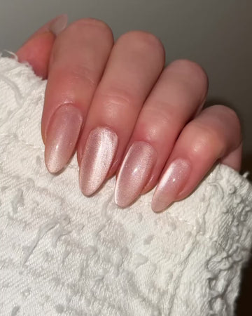 294 Sneak Out – Cat Eye Moonlight