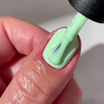 Gel Polish • 820 Lime Blossom • 21FREE • The Gel Collection™