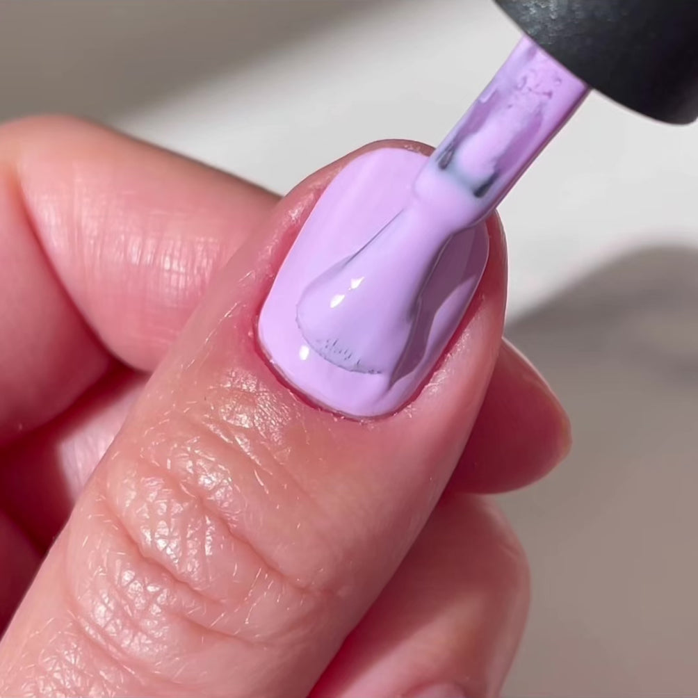 Gel Polish • 821 Lilac Kiss • 21FREE • The Gel Collection™