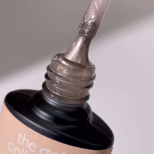 Cat Eye Velvet Gel Polish • Bare Whisper • 21FREE • The Gel Collection™