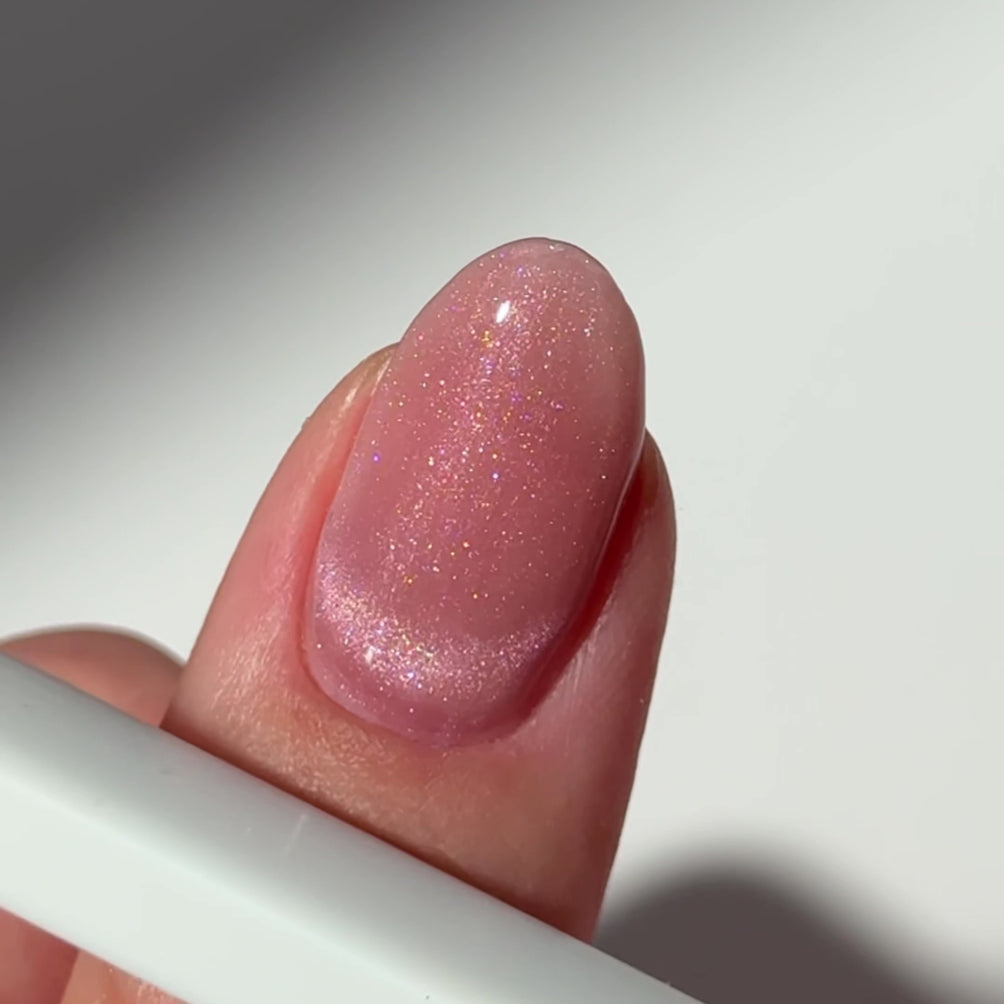 Cat Eye Velvet Gel Polish • Pillow Talk • 21FREE • The Gel Collection™