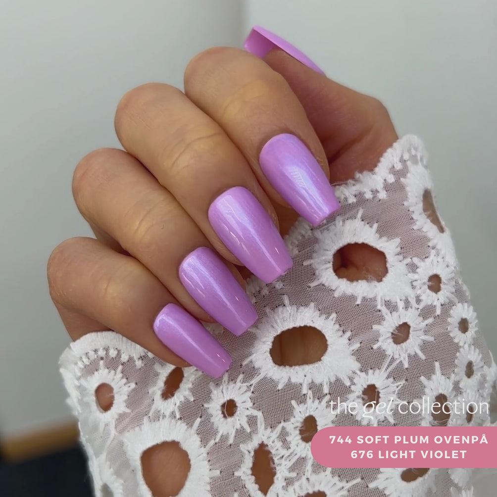 Gel Polish • 744 Soft Plum (transparent) • 21FREE • The Gel Collection™
