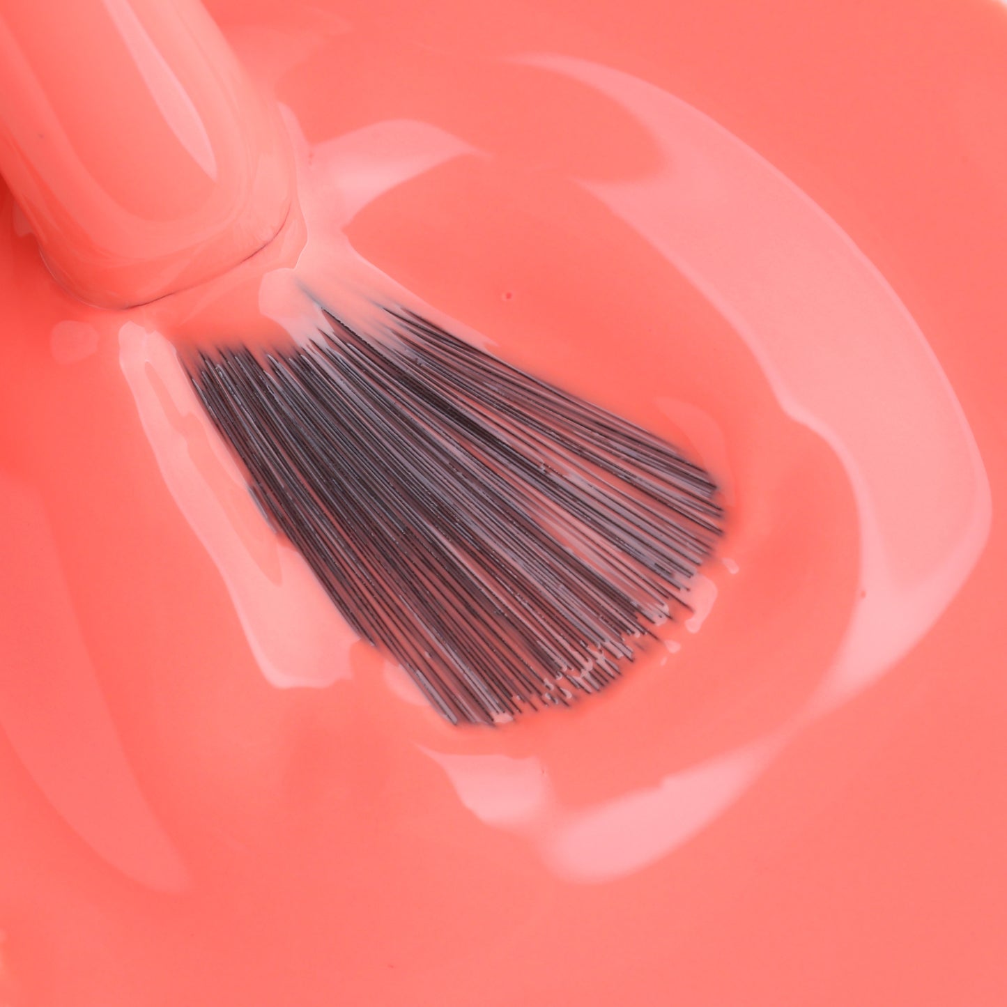Gel Polish • 576 Coral • 21FREE • The Gel Collection™